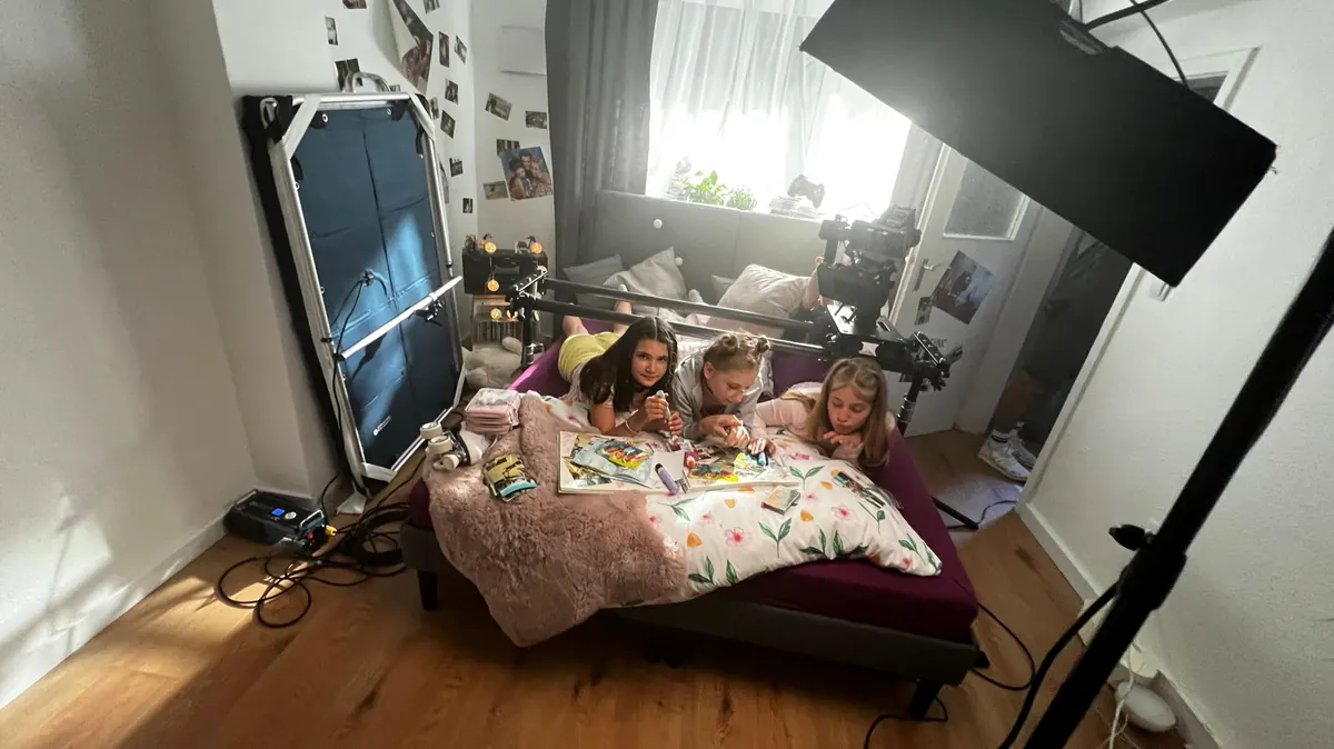 Kamera- und Lichtsetup im Backstein-Studio